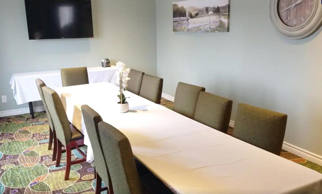 Quality Inn Peterborough Extérieur photo