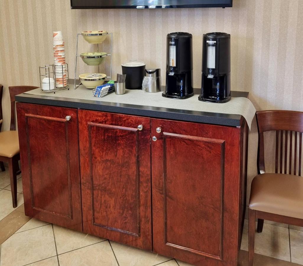 Quality Inn Peterborough Extérieur photo