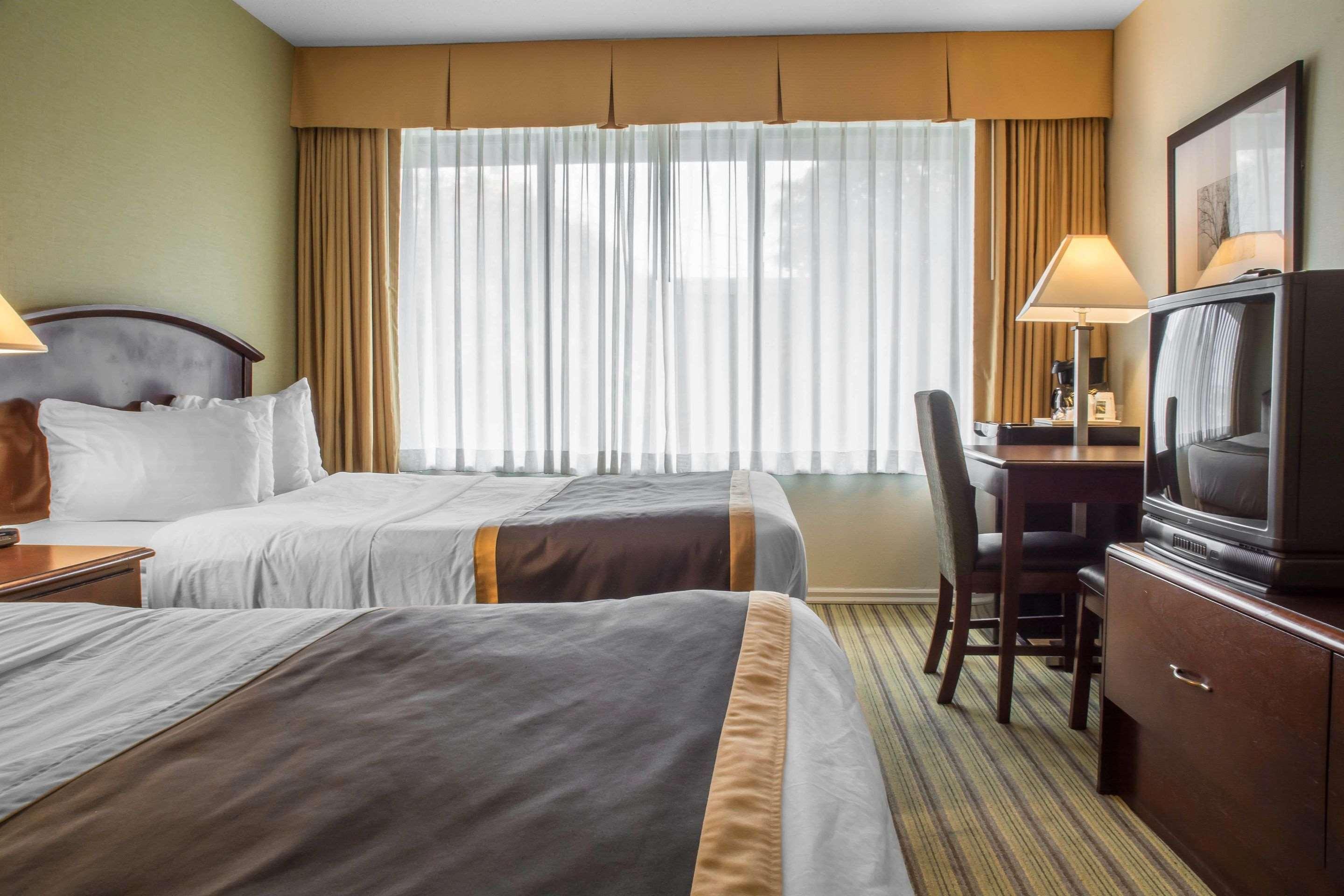 Quality Inn Peterborough Extérieur photo