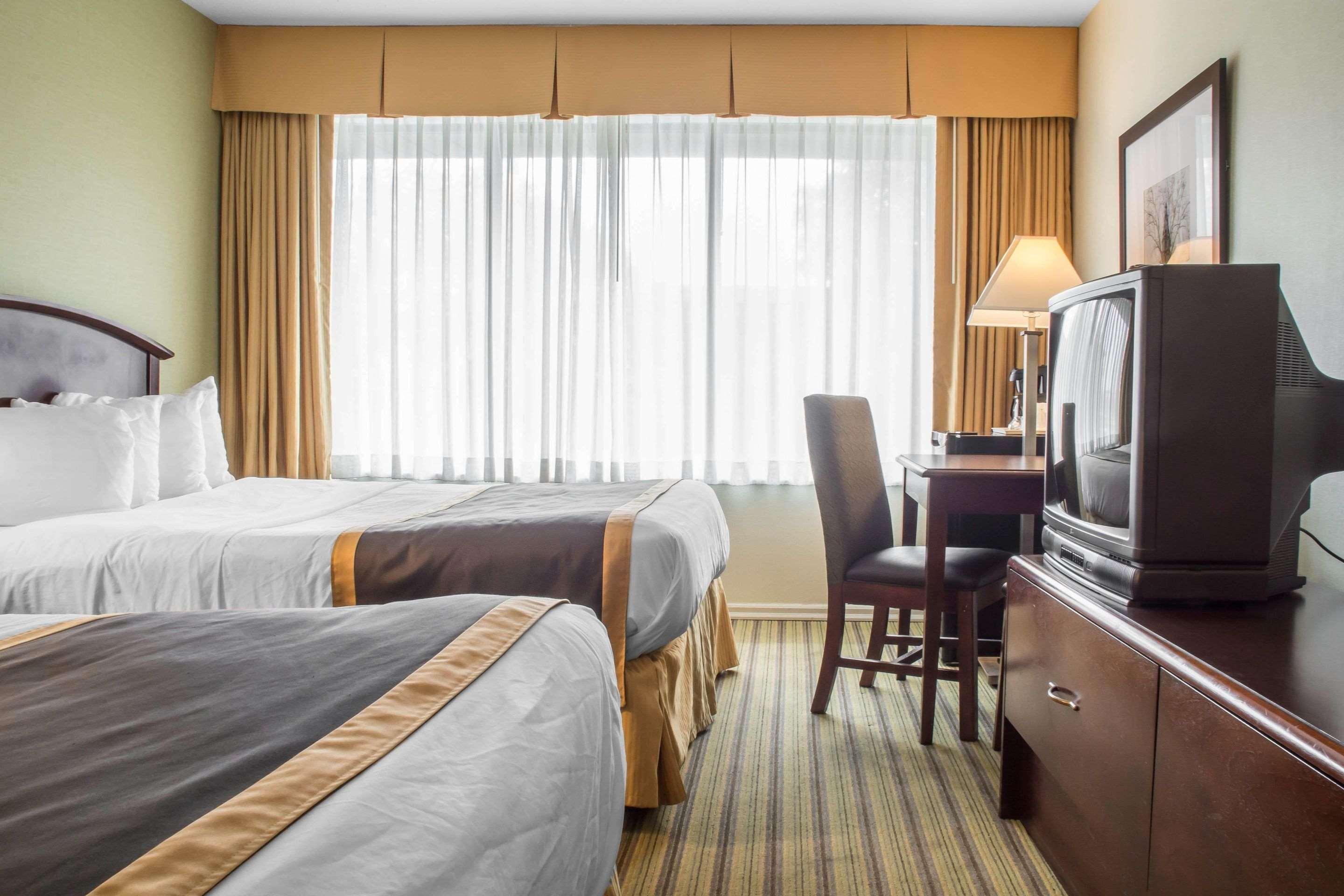 Quality Inn Peterborough Extérieur photo