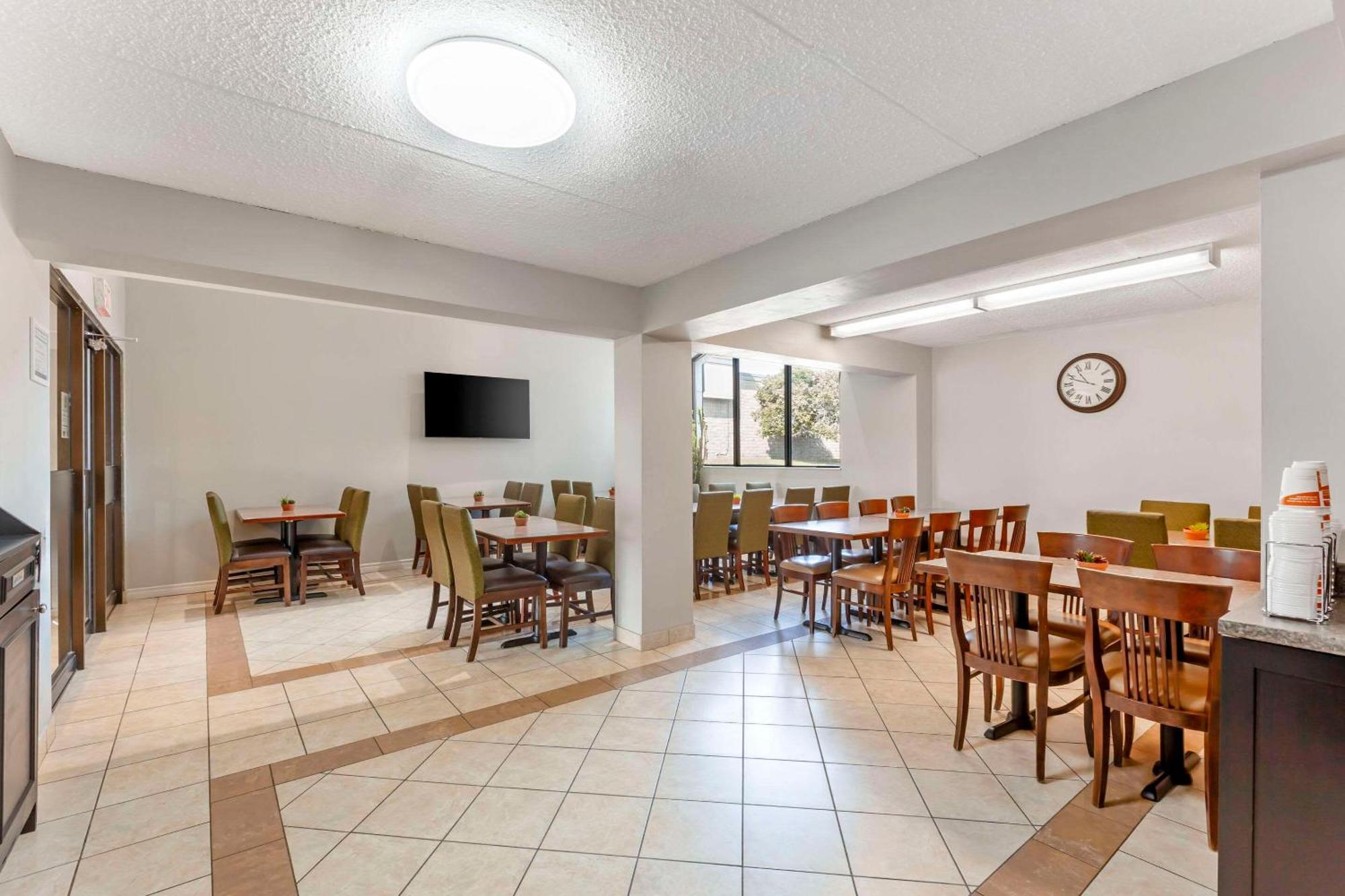 Quality Inn Peterborough Extérieur photo