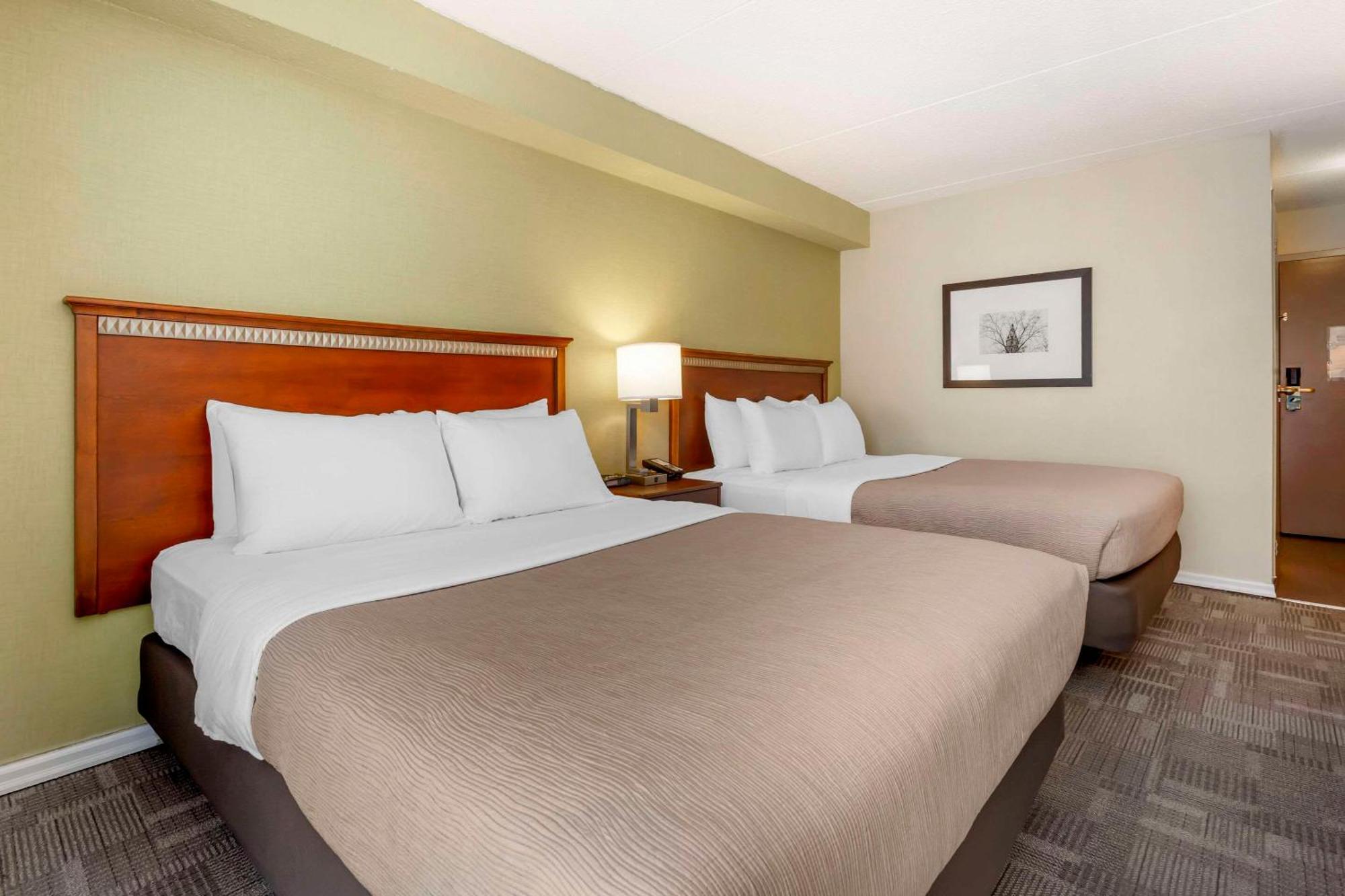 Quality Inn Peterborough Extérieur photo